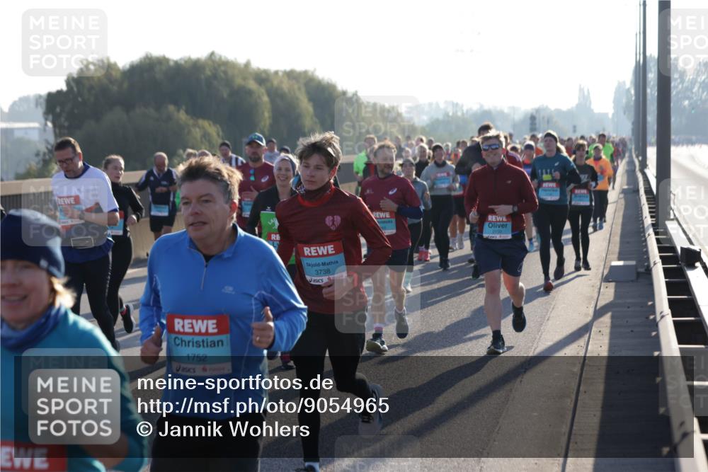 03.10.2025 - Köhlbrandbrückenlauf Jannik Wohlers http://msf.ph/oto/9054965 03.10.2025 09:20:26 Position 3 1752, 3738, 2150 meine-sportfotos.de