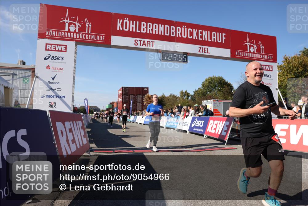 03.10.2025 - Köhlbrandbrückenlauf Lena Gebhardt http://msf.ph/oto/9054966 03.10.2025 13:23:55 Ziel 4465, 4647, 4918, 5081, 5106, 5361, 5431, 5709, 5742, 6728 meine-sportfotos.de