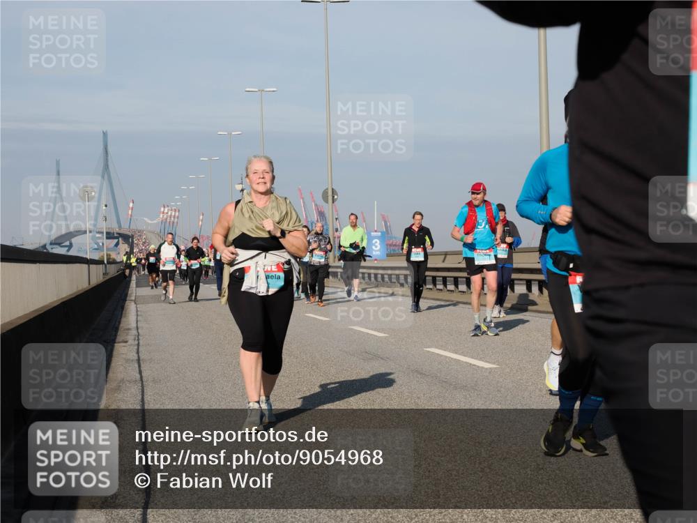 03.10.2025 - Köhlbrandbrückenlauf Fabian Wolf http://msf.ph/oto/9054968 03.10.2025 10:02:53 Position 3 3 meine-sportfotos.de