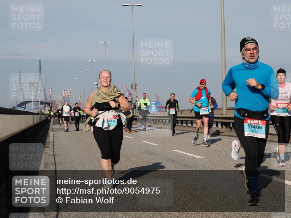 03.10.2025 - Köhlbrandbrückenlauf Fabian Wolf http://msf.ph/oto/9054975 03.10.2025 10:02:53 Position 3 3, 1757, 3114, 2024, 3574 meine-sportfotos.de