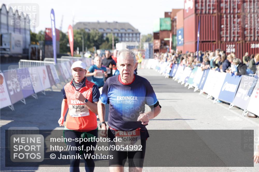 03.10.2025 - Köhlbrandbrückenlauf Jannik Wohlers http://msf.ph/oto/9054992 03.10.2025 13:10:08 Ziel 4196, 4343, 4573, 4683, 4730, 4787, 4929, 5763, 5977, 6083, 6111, 6428, 6432, 6764, 6813 meine-sportfotos.de