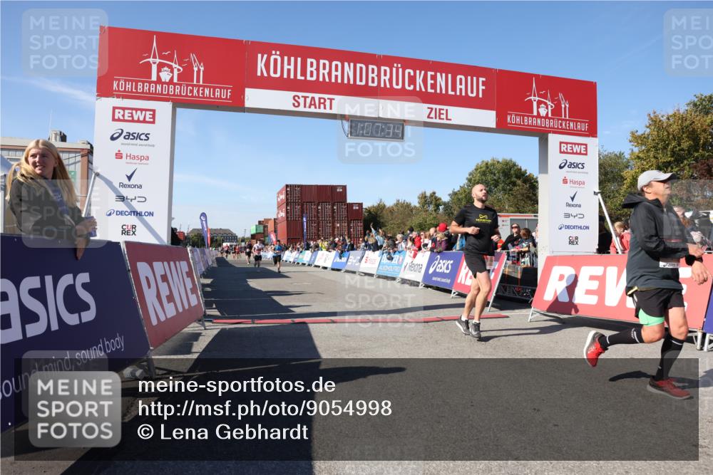 03.10.2025 - Köhlbrandbrückenlauf Lena Gebhardt http://msf.ph/oto/9054998 03.10.2025 13:07:34 Ziel 4113, 4165, 4254, 4263, 4287, 4288, 4375, 4636, 5870, 5872, 6744 meine-sportfotos.de
