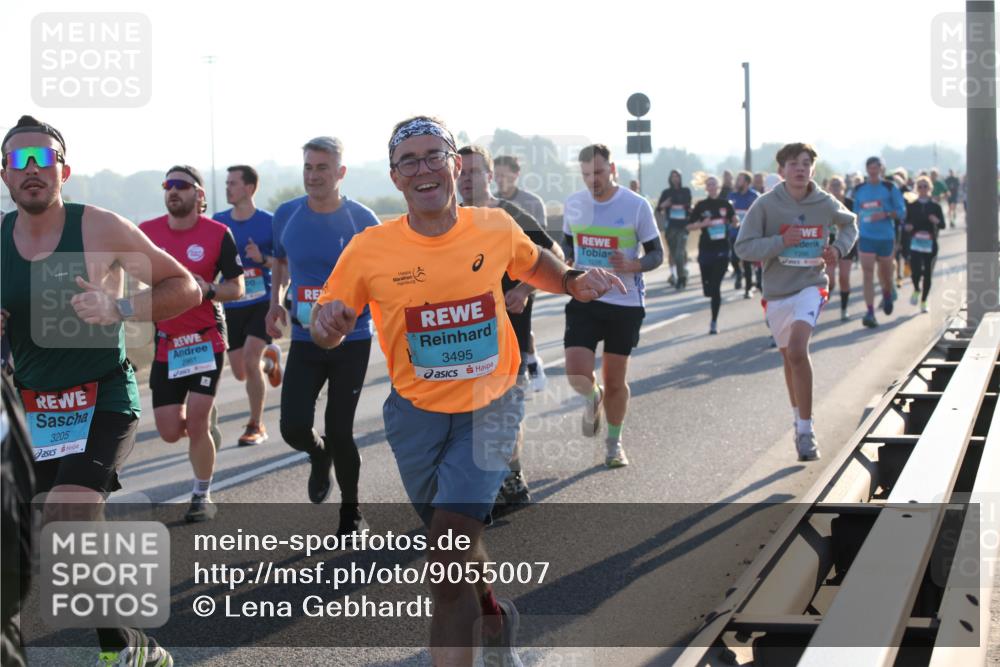 03.10.2025 - Köhlbrandbrückenlauf Lena Gebhardt http://msf.ph/oto/9055007 03.10.2025 09:16:46 Position 1 3205, 2961, 3495 meine-sportfotos.de