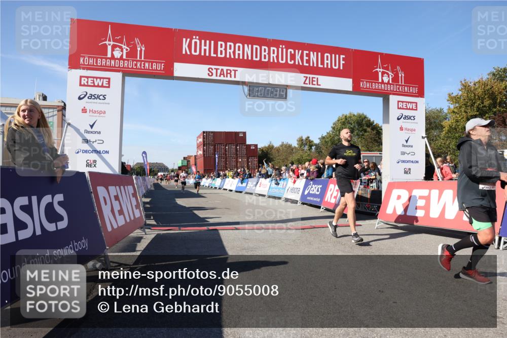 03.10.2025 - Köhlbrandbrückenlauf Lena Gebhardt http://msf.ph/oto/9055008 03.10.2025 13:07:34 Ziel 4113, 4165, 4254, 4263, 4287, 4288, 4375, 4636, 5870, 5872, 6744 meine-sportfotos.de