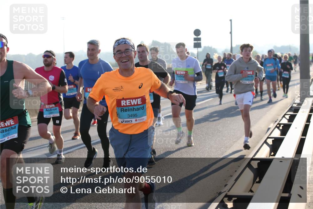 03.10.2025 - Köhlbrandbrückenlauf Lena Gebhardt http://msf.ph/oto/9055010 03.10.2025 09:16:46 Position 1 3205, 3495 meine-sportfotos.de