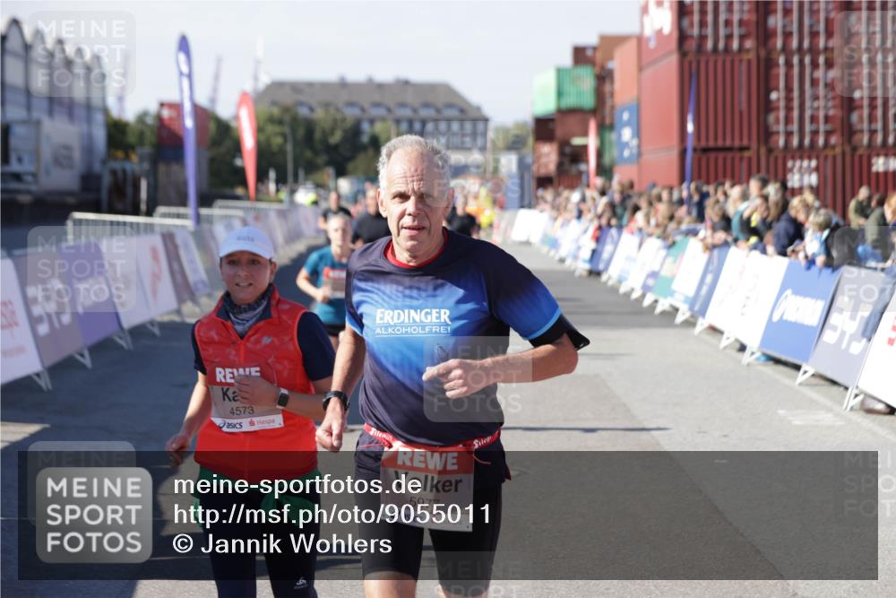 03.10.2025 - Köhlbrandbrückenlauf Jannik Wohlers http://msf.ph/oto/9055011 03.10.2025 13:10:08 Ziel 4196, 4343, 4573, 4683, 4730, 4787, 4929, 5763, 5977, 6083, 6111, 6428, 6432, 6764, 6813 meine-sportfotos.de