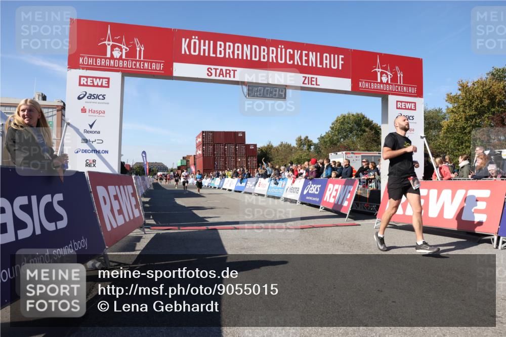 03.10.2025 - Köhlbrandbrückenlauf Lena Gebhardt http://msf.ph/oto/9055015 03.10.2025 13:07:35 Ziel 4113, 4165, 4254, 4263, 4287, 4288, 4375, 4636, 5870, 6744 meine-sportfotos.de