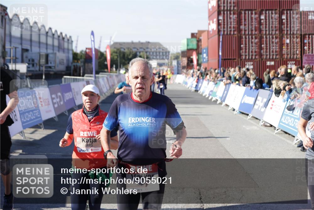 03.10.2025 - Köhlbrandbrückenlauf Jannik Wohlers http://msf.ph/oto/9055021 03.10.2025 13:10:09 Ziel 4196, 4343, 4573, 4683, 4730, 4787, 4822, 4929, 5977, 6083, 6111, 6428, 6432, 6764, 6813 meine-sportfotos.de