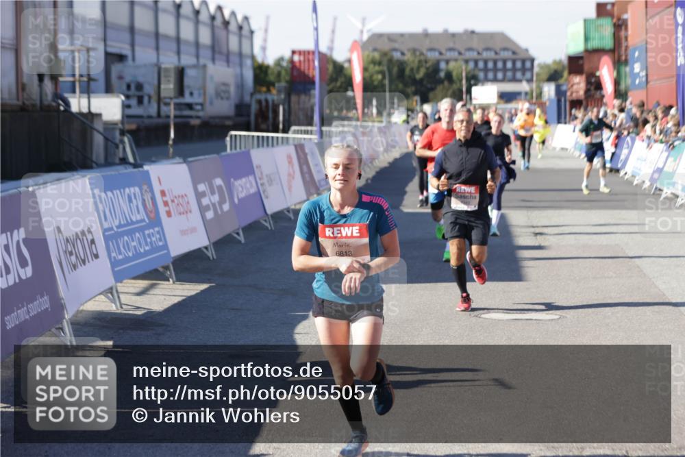 03.10.2025 - Köhlbrandbrückenlauf Jannik Wohlers http://msf.ph/oto/9055057 03.10.2025 13:10:11 Ziel 4196, 4343, 4573, 4683, 4730, 4787, 4822, 4929, 5029, 5977, 6083, 6111, 6428, 6432, 6764, 6813 meine-sportfotos.de