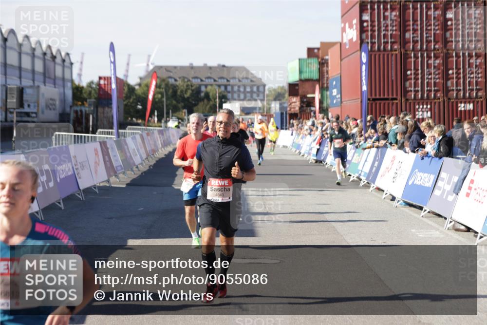 03.10.2025 - Köhlbrandbrückenlauf Jannik Wohlers http://msf.ph/oto/9055086 03.10.2025 13:10:12 Ziel 4196, 4343, 4364, 4573, 4683, 4730, 4787, 4822, 5029, 5977, 6083, 6111, 6428, 6432, 6587, 6764, 6813 meine-sportfotos.de