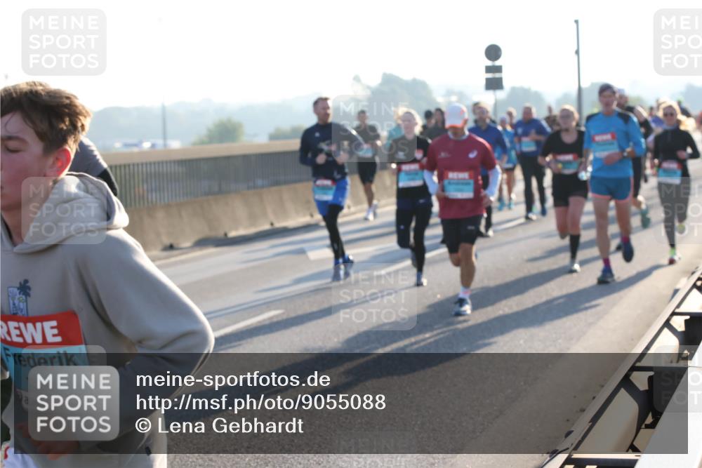 03.10.2025 - Köhlbrandbrückenlauf Lena Gebhardt http://msf.ph/oto/9055088 03.10.2025 09:16:48 Position 1 1396 meine-sportfotos.de