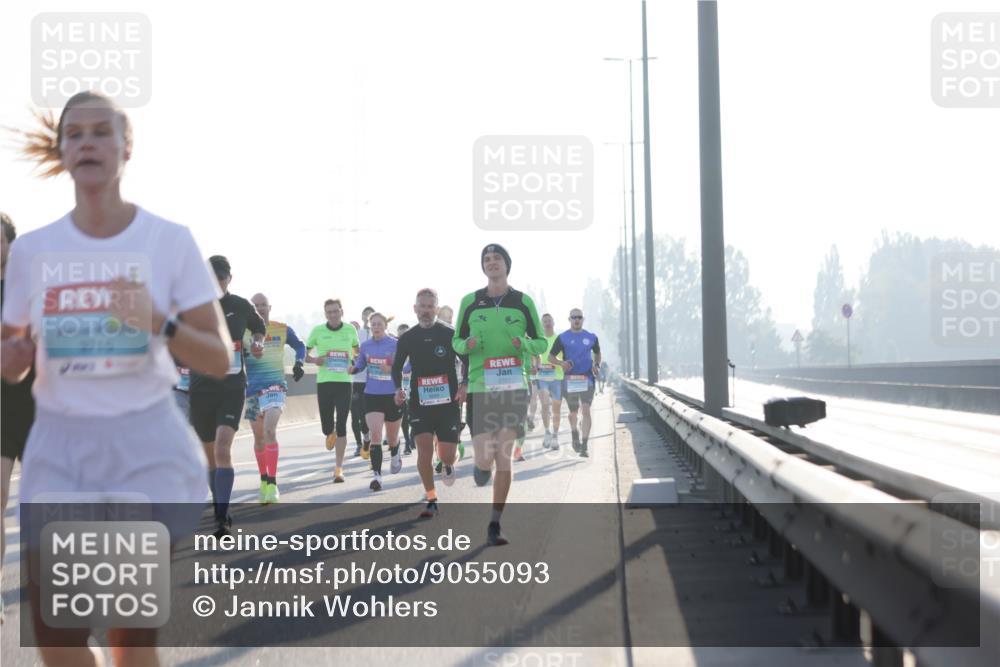 03.10.2025 - Köhlbrandbrückenlauf Jannik Wohlers http://msf.ph/oto/9055093 03.10.2025 09:12:44 Position 3 2715, 2701 meine-sportfotos.de