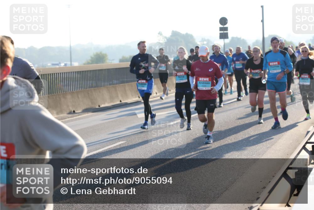 03.10.2025 - Köhlbrandbrückenlauf Lena Gebhardt http://msf.ph/oto/9055094 03.10.2025 09:16:48 Position 1 1033 meine-sportfotos.de