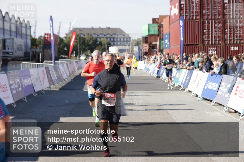 03.10.2025 - Köhlbrandbrückenlauf Jannik Wohlers http://msf.ph/oto/9055102 03.10.2025 13:10:12 Ziel 4196, 4343, 4364, 4573, 4683, 4730, 4787, 4822, 5029, 5977, 6083, 6111, 6428, 6432, 6587, 6764, 6813 meine-sportfotos.de