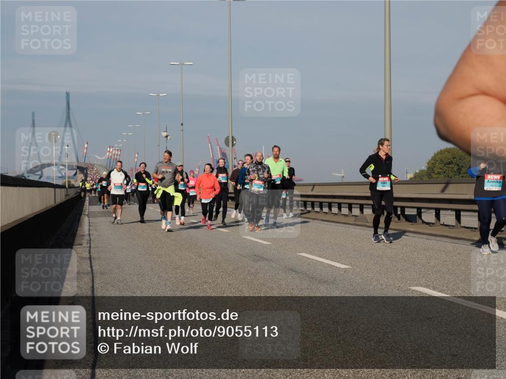 03.10.2025 - Köhlbrandbrückenlauf Fabian Wolf http://msf.ph/oto/9055113 03.10.2025 10:02:56 Position 3 2415 meine-sportfotos.de