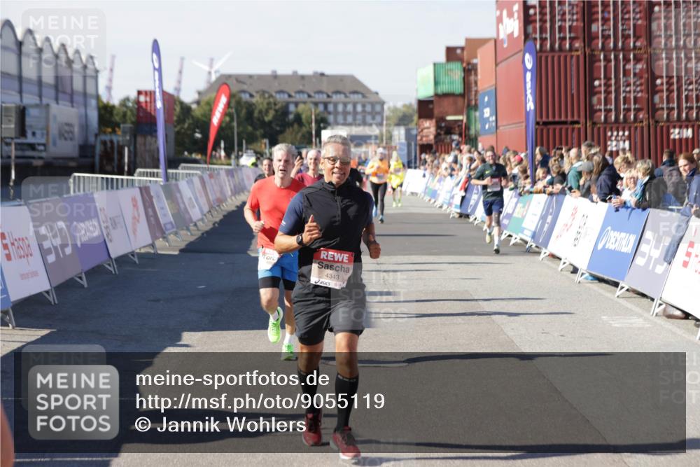 03.10.2025 - Köhlbrandbrückenlauf Jannik Wohlers http://msf.ph/oto/9055119 03.10.2025 13:10:12 Ziel 4196, 4343, 4364, 4573, 4683, 4730, 4787, 4822, 5029, 5977, 6083, 6111, 6428, 6432, 6587, 6764, 6813 meine-sportfotos.de