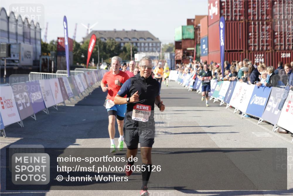 03.10.2025 - Köhlbrandbrückenlauf Jannik Wohlers http://msf.ph/oto/9055126 03.10.2025 13:10:13 Ziel 4147, 4196, 4343, 4364, 4573, 4683, 4730, 4822, 5029, 5977, 6111, 6428, 6432, 6587, 6764, 6813 meine-sportfotos.de
