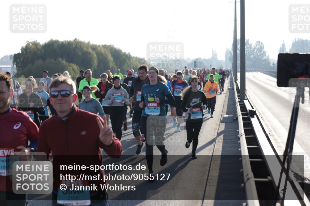 03.10.2025 - Köhlbrandbrückenlauf Jannik Wohlers http://msf.ph/oto/9055127 03.10.2025 09:20:29 Position 3 1945, 2150, 1735 meine-sportfotos.de