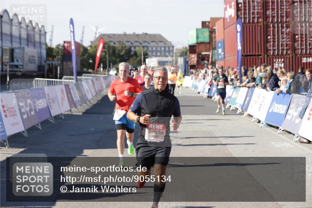 03.10.2025 - Köhlbrandbrückenlauf Jannik Wohlers http://msf.ph/oto/9055134 03.10.2025 13:10:13 Ziel 4147, 4196, 4343, 4364, 4573, 4683, 4730, 4822, 5029, 5977, 6111, 6428, 6432, 6587, 6764, 6813 meine-sportfotos.de