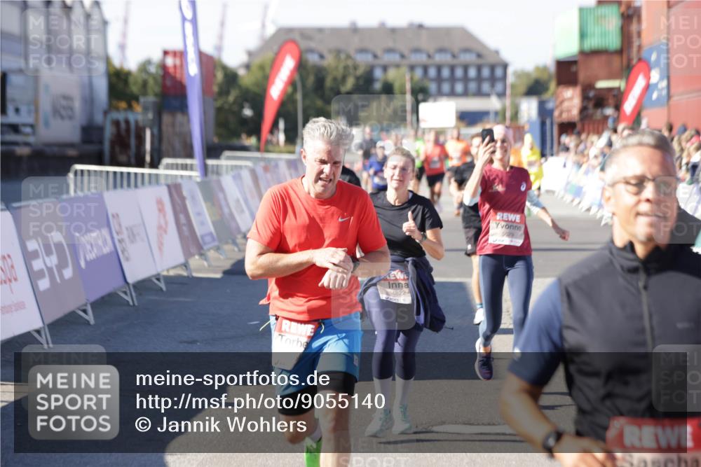 03.10.2025 - Köhlbrandbrückenlauf Jannik Wohlers http://msf.ph/oto/9055140 03.10.2025 13:10:14 Ziel 4147, 4196, 4343, 4364, 4573, 4683, 4730, 4822, 5029, 5977, 6111, 6428, 6432, 6587, 6813 meine-sportfotos.de
