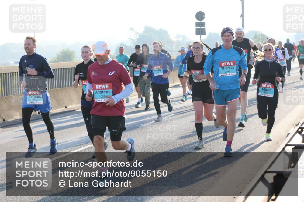 03.10.2025 - Köhlbrandbrückenlauf Lena Gebhardt http://msf.ph/oto/9055150 03.10.2025 09:16:49 Position 1 1262, 231, 1033, 3317, 3174 meine-sportfotos.de