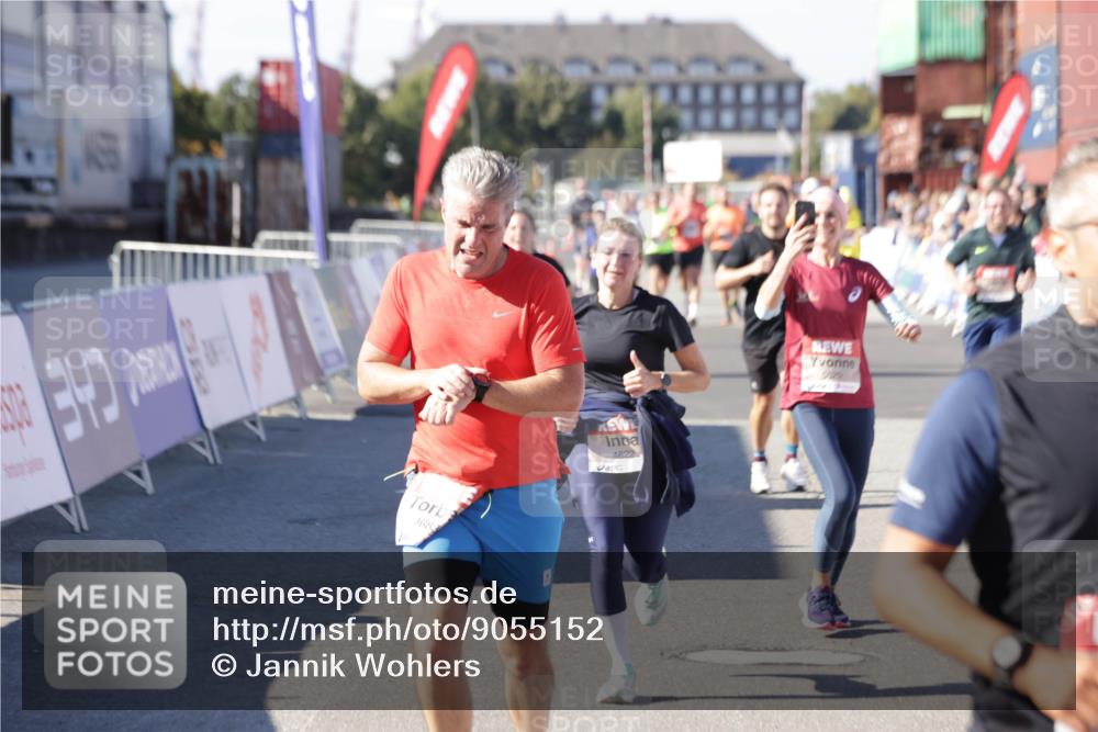 03.10.2025 - Köhlbrandbrückenlauf Jannik Wohlers http://msf.ph/oto/9055152 03.10.2025 13:10:14 Ziel 4147, 4196, 4343, 4364, 4573, 4683, 4730, 4822, 5029, 5977, 6111, 6428, 6432, 6587, 6813 meine-sportfotos.de