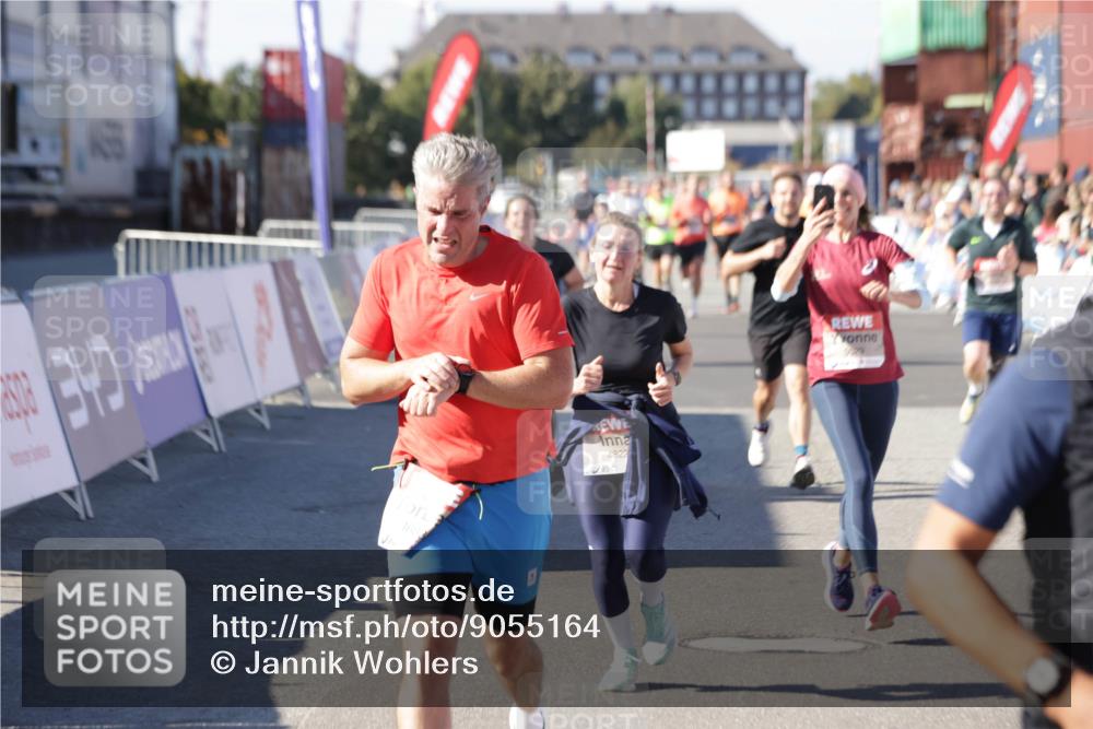 03.10.2025 - Köhlbrandbrückenlauf Jannik Wohlers http://msf.ph/oto/9055164 03.10.2025 13:10:14 Ziel 4147, 4196, 4343, 4364, 4573, 4683, 4730, 4822, 5029, 5977, 6111, 6428, 6432, 6587, 6813 meine-sportfotos.de