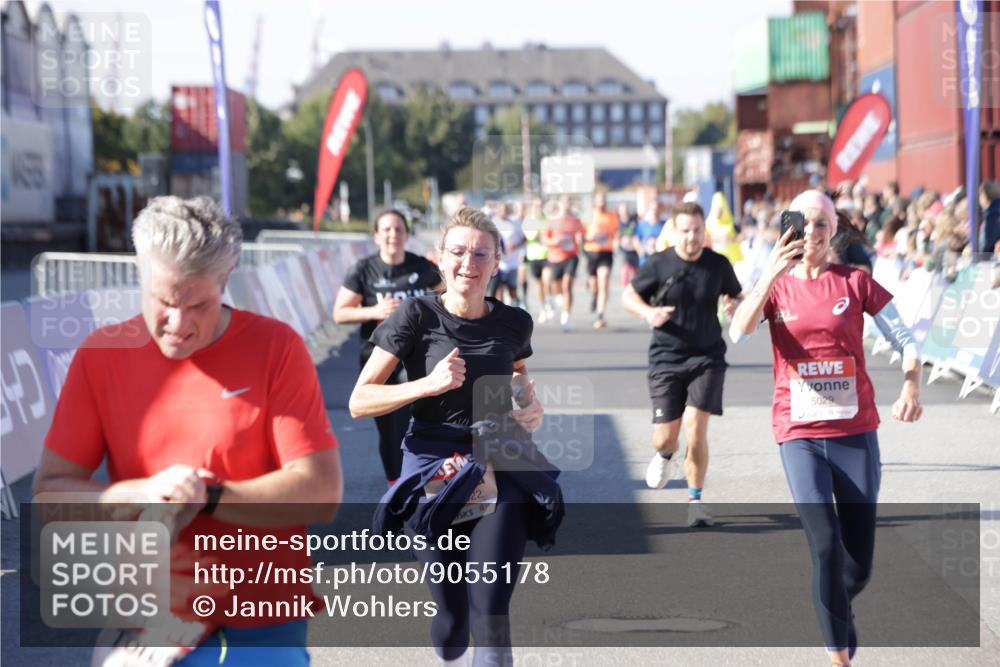 03.10.2025 - Köhlbrandbrückenlauf Jannik Wohlers http://msf.ph/oto/9055178 03.10.2025 13:10:15 Ziel 4147, 4196, 4343, 4364, 4573, 4683, 4730, 4822, 5029, 5977, 6111, 6428, 6432, 6587, 6813 meine-sportfotos.de