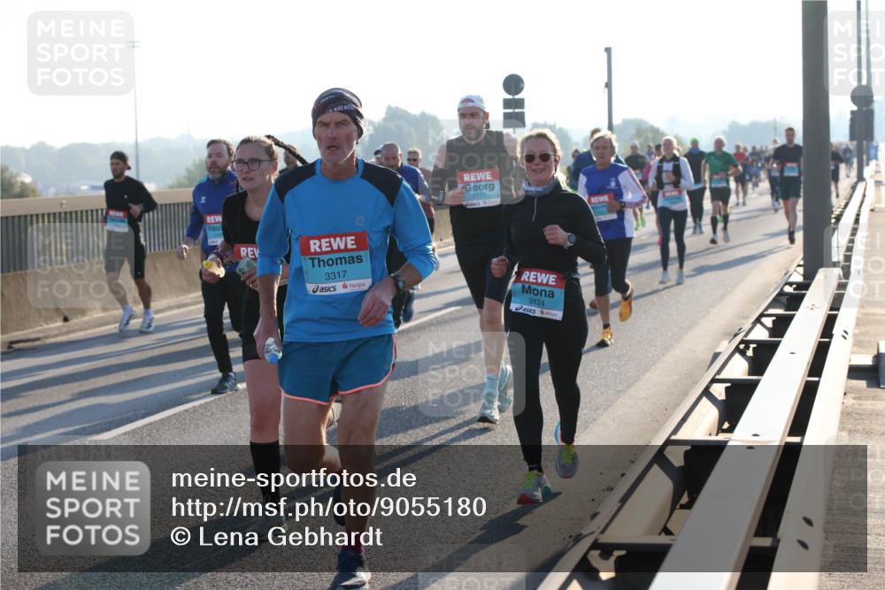 03.10.2025 - Köhlbrandbrückenlauf Lena Gebhardt http://msf.ph/oto/9055180 03.10.2025 09:16:50 Position 1 3317, 2777, 3174 meine-sportfotos.de