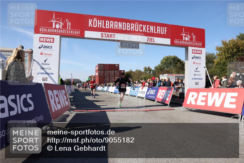 03.10.2025 - Köhlbrandbrückenlauf Lena Gebhardt http://msf.ph/oto/9055182 03.10.2025 13:07:41 Ziel 4159, 4165, 4254, 4263, 4375, 6384, 6744, 6800 meine-sportfotos.de