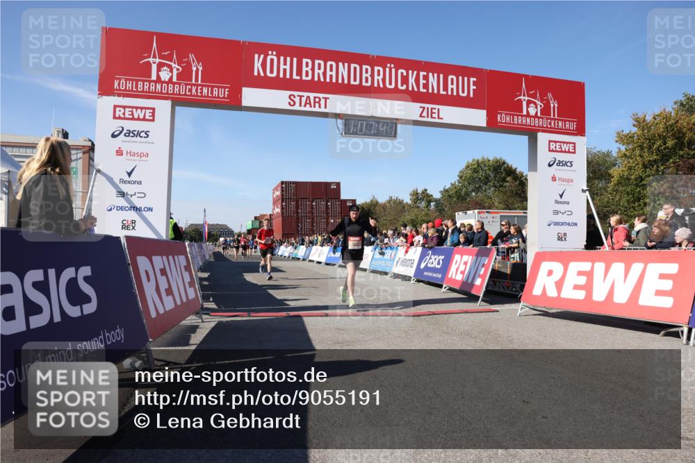 03.10.2025 - Köhlbrandbrückenlauf Lena Gebhardt http://msf.ph/oto/9055191 03.10.2025 13:07:41 Ziel 4159, 4165, 4254, 4263, 4375, 6384, 6744, 6800 meine-sportfotos.de