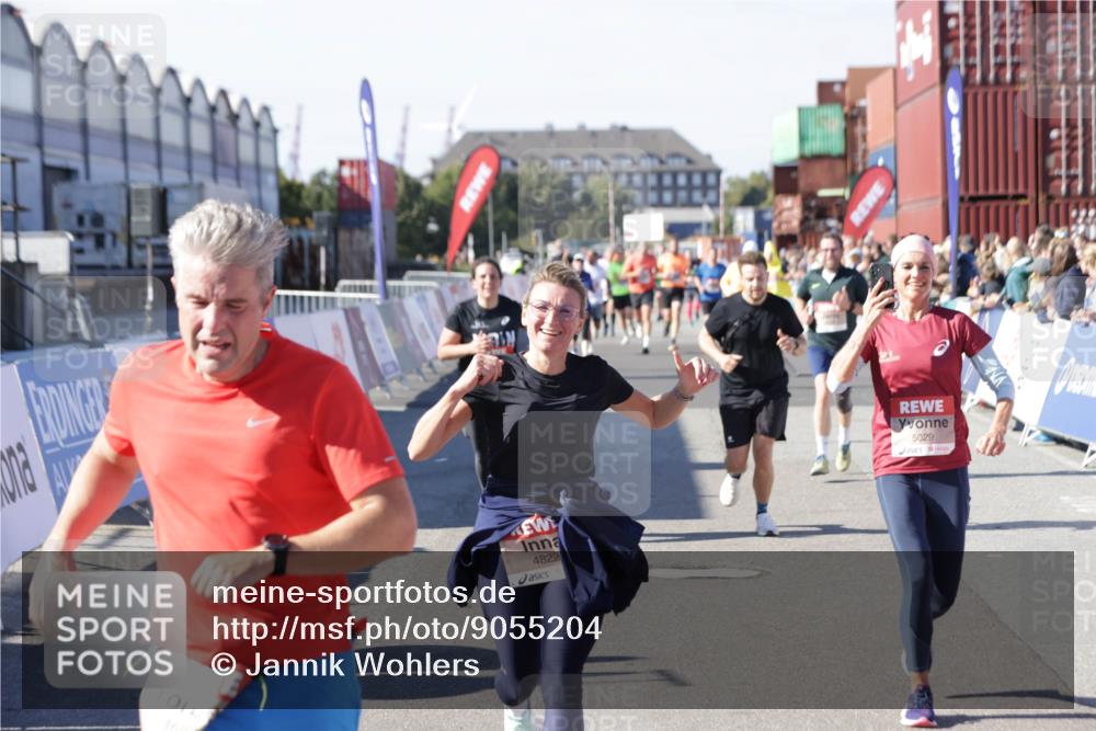 03.10.2025 - Köhlbrandbrückenlauf Jannik Wohlers http://msf.ph/oto/9055204 03.10.2025 13:10:16 Ziel 4147, 4196, 4343, 4364, 4573, 4683, 4730, 4822, 5029, 5977, 6111, 6587, 6813 meine-sportfotos.de