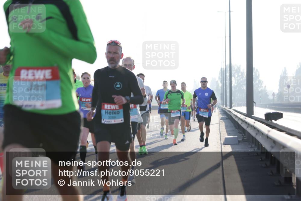 03.10.2025 - Köhlbrandbrückenlauf Jannik Wohlers http://msf.ph/oto/9055221 03.10.2025 09:12:47 Position 3 2795, 3269 meine-sportfotos.de