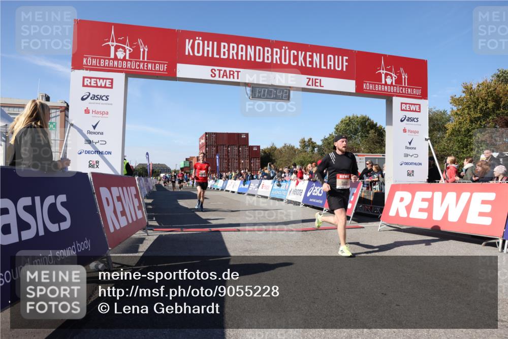 03.10.2025 - Köhlbrandbrückenlauf Lena Gebhardt http://msf.ph/oto/9055228 03.10.2025 13:07:42 Ziel 4159, 4165, 4254, 4263, 4375, 6384, 6744, 6800, 6821 meine-sportfotos.de