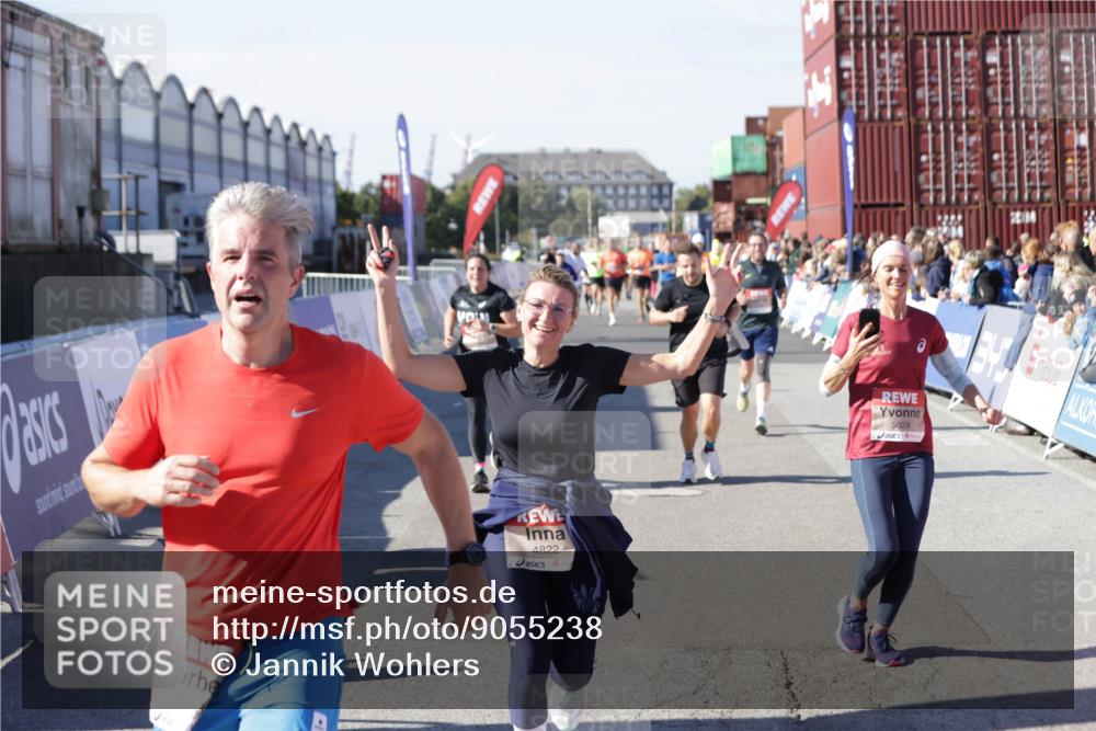 03.10.2025 - Köhlbrandbrückenlauf Jannik Wohlers http://msf.ph/oto/9055238 03.10.2025 13:10:16 Ziel 4147, 4196, 4343, 4364, 4573, 4683, 4730, 4822, 5029, 5977, 6111, 6587, 6813 meine-sportfotos.de