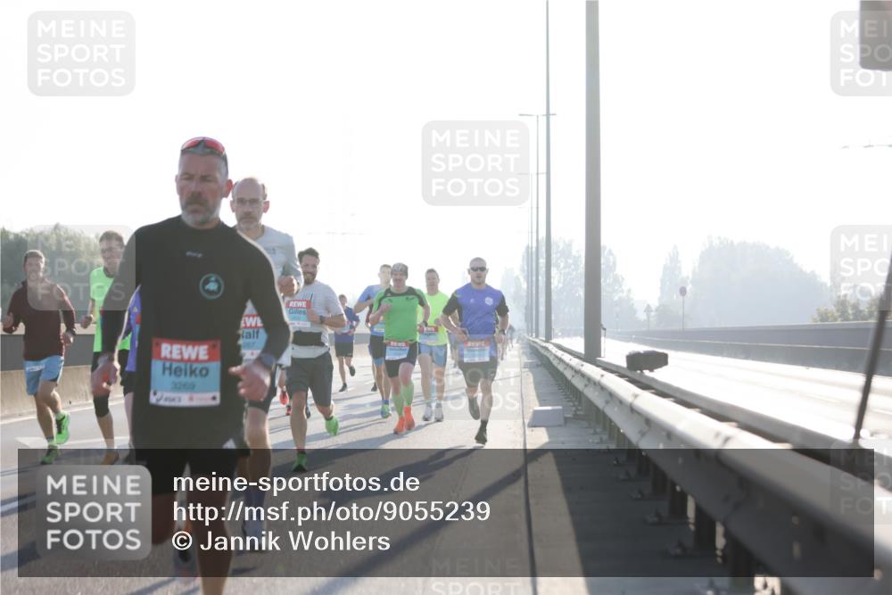 03.10.2025 - Köhlbrandbrückenlauf Jannik Wohlers http://msf.ph/oto/9055239 03.10.2025 09:12:47 Position 3 267, 3269, 2933, 881 meine-sportfotos.de