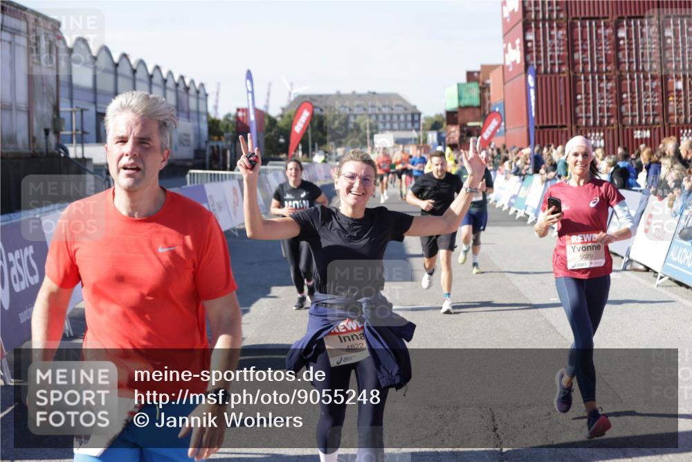 03.10.2025 - Köhlbrandbrückenlauf Jannik Wohlers http://msf.ph/oto/9055248 03.10.2025 13:10:16 Ziel 4147, 4196, 4343, 4364, 4573, 4683, 4730, 4822, 5029, 5977, 6111, 6587, 6813 meine-sportfotos.de