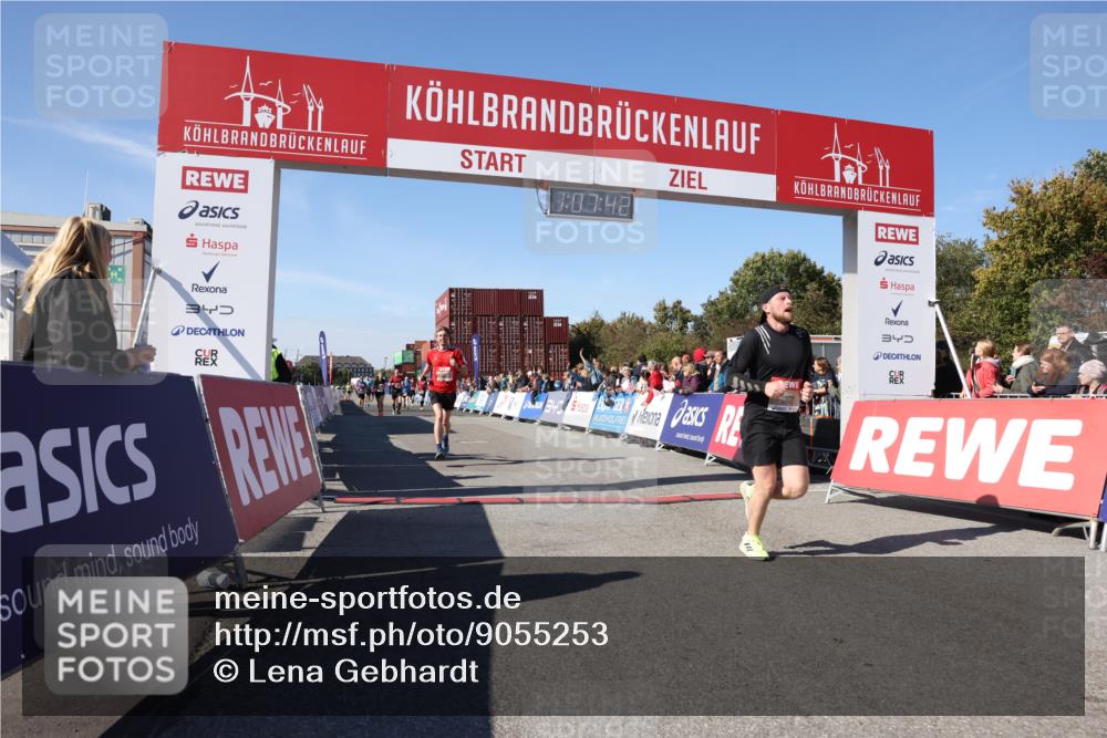 03.10.2025 - Köhlbrandbrückenlauf Lena Gebhardt http://msf.ph/oto/9055253 03.10.2025 13:07:42 Ziel 4159, 4165, 4254, 4263, 4375, 6384, 6744, 6800, 6821 meine-sportfotos.de