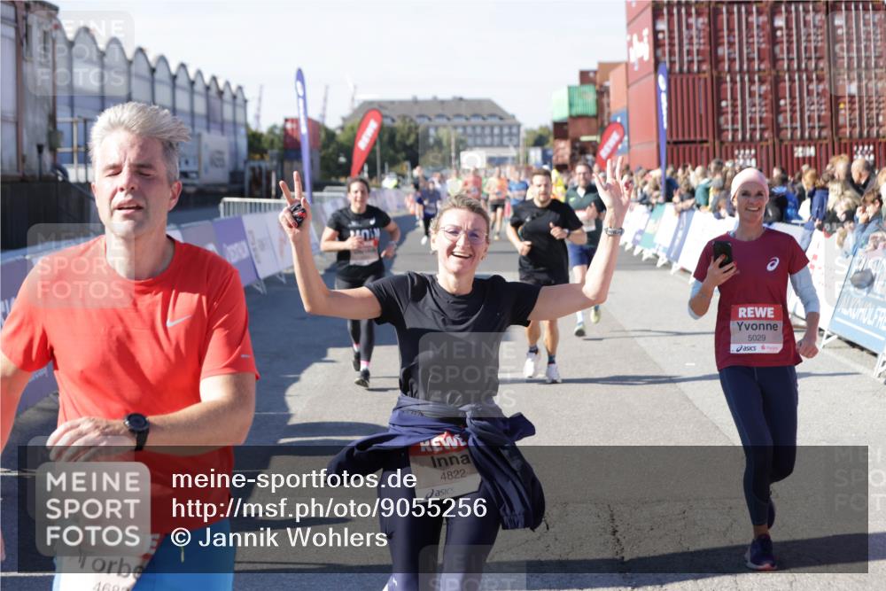 03.10.2025 - Köhlbrandbrückenlauf Jannik Wohlers http://msf.ph/oto/9055256 03.10.2025 13:10:16 Ziel 4147, 4196, 4343, 4364, 4573, 4683, 4730, 4822, 5029, 5977, 6111, 6587, 6813 meine-sportfotos.de
