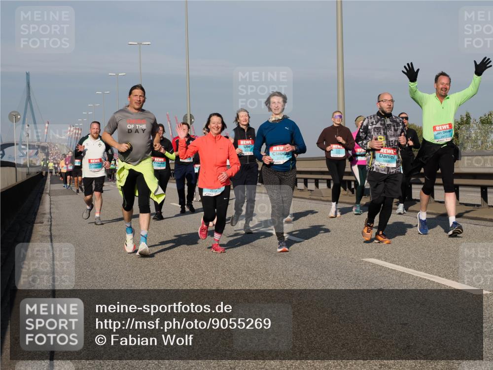 03.10.2025 - Köhlbrandbrückenlauf Fabian Wolf http://msf.ph/oto/9055269 03.10.2025 10:03:01 Position 3 3215, 2916, 1669, 2917 meine-sportfotos.de