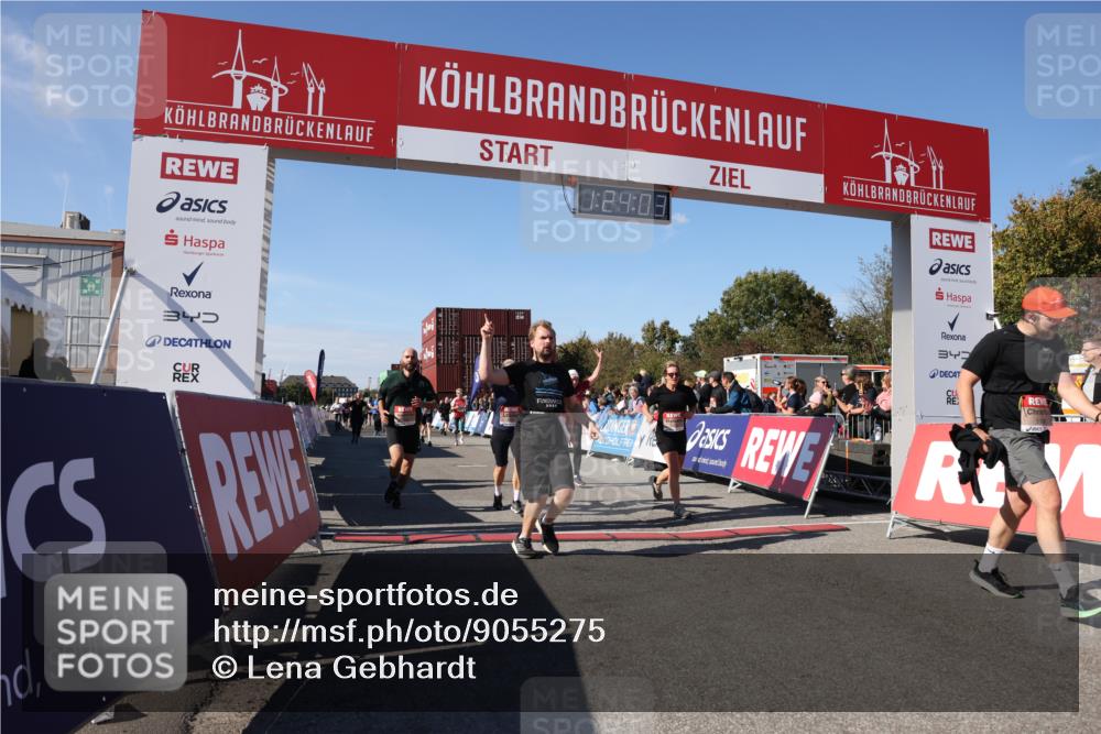 03.10.2025 - Köhlbrandbrückenlauf Lena Gebhardt http://msf.ph/oto/9055275 03.10.2025 13:24:03 Ziel 4647, 4657, 5106, 5361, 5387, 5389, 5419, 5431, 5709, 5742, 6119, 6442, 6443, 6557, 6643 meine-sportfotos.de