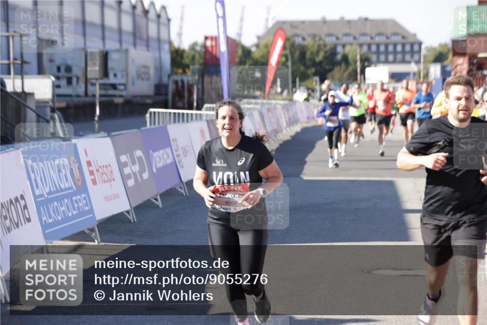 03.10.2025 - Köhlbrandbrückenlauf Jannik Wohlers http://msf.ph/oto/9055276 03.10.2025 13:10:18 Ziel 4147, 4343, 4364, 4479, 4573, 4683, 4730, 4822, 5029, 6587, 6813 meine-sportfotos.de