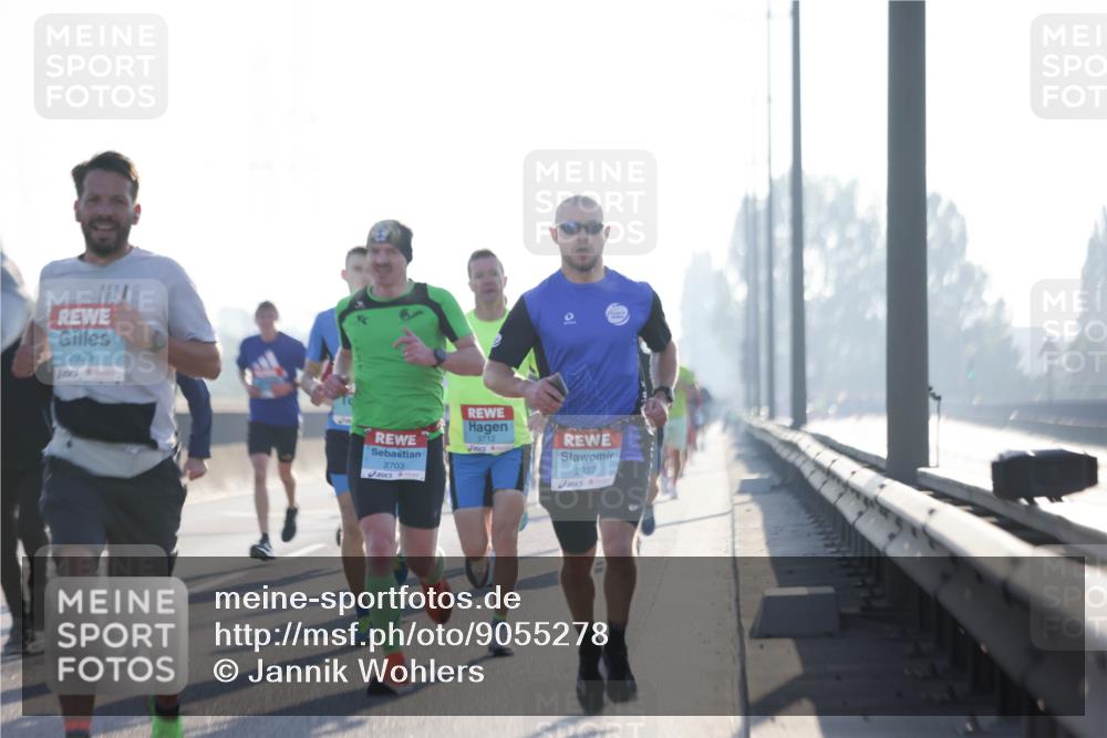 03.10.2025 - Köhlbrandbrückenlauf Jannik Wohlers http://msf.ph/oto/9055278 03.10.2025 09:12:48 Position 3 2933, 2703, 3712, 2937 meine-sportfotos.de
