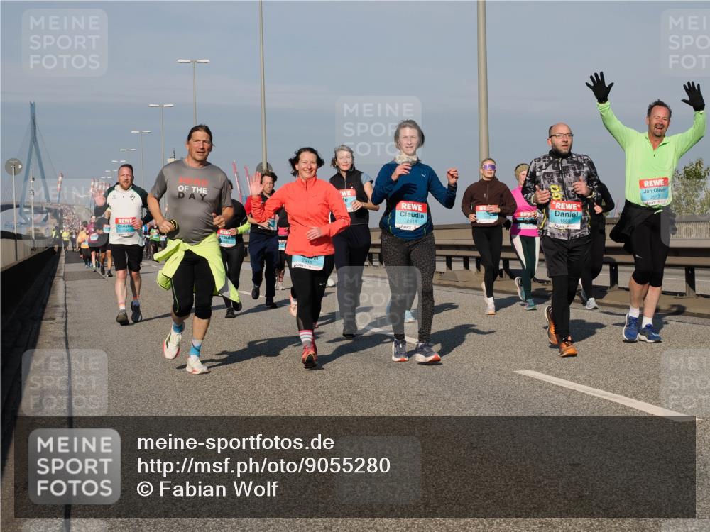 03.10.2025 - Köhlbrandbrückenlauf Fabian Wolf http://msf.ph/oto/9055280 03.10.2025 10:03:01 Position 3 3480, 2918, 2916, 2917, 1669 meine-sportfotos.de