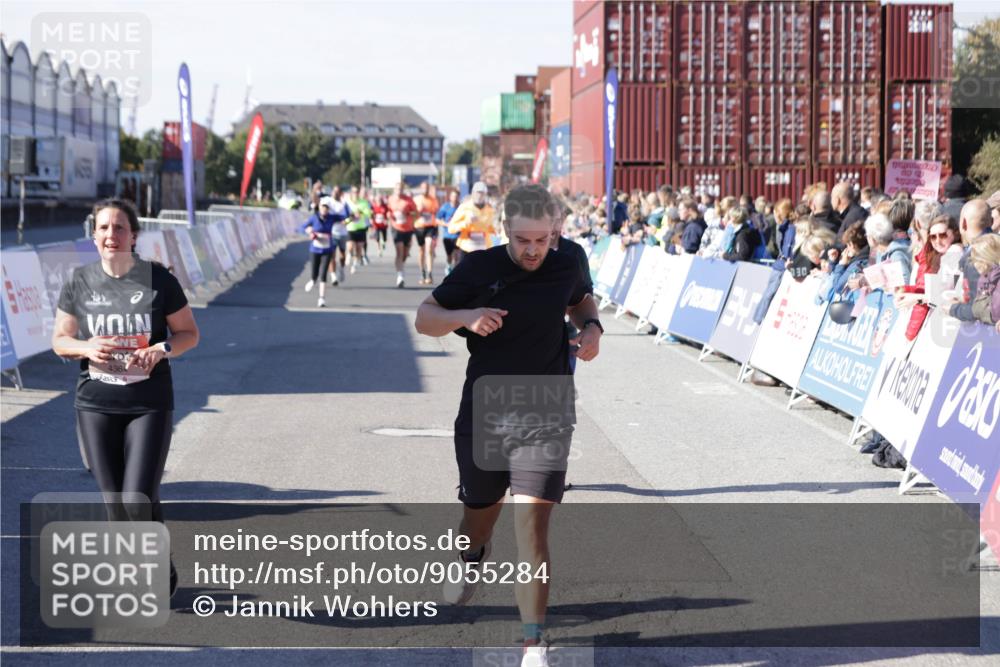 03.10.2025 - Köhlbrandbrückenlauf Jannik Wohlers http://msf.ph/oto/9055284 03.10.2025 13:10:18 Ziel 4147, 4343, 4364, 4479, 4573, 4683, 4730, 4822, 5029, 6587, 6813 meine-sportfotos.de