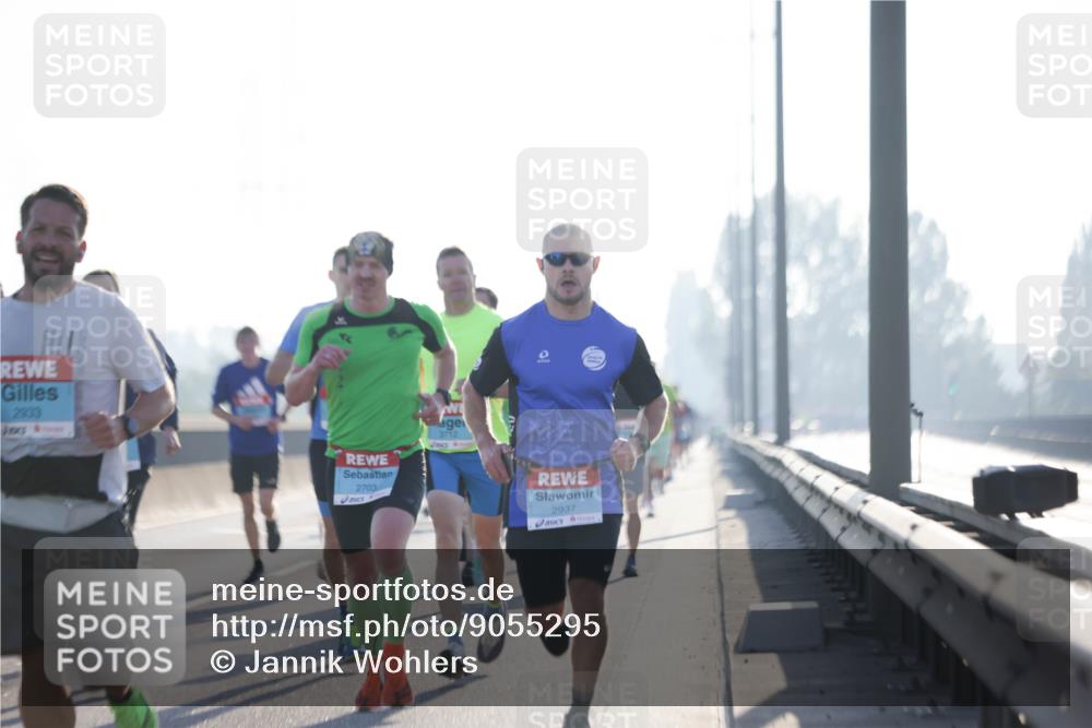 03.10.2025 - Köhlbrandbrückenlauf Jannik Wohlers http://msf.ph/oto/9055295 03.10.2025 09:12:48 Position 3 2933, 2703, 3712, 2937 meine-sportfotos.de