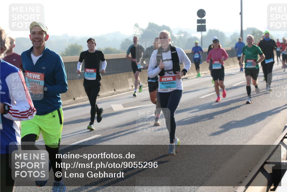 03.10.2025 - Köhlbrandbrückenlauf Lena Gebhardt http://msf.ph/oto/9055296 03.10.2025 09:16:53 Position 1 1553 meine-sportfotos.de
