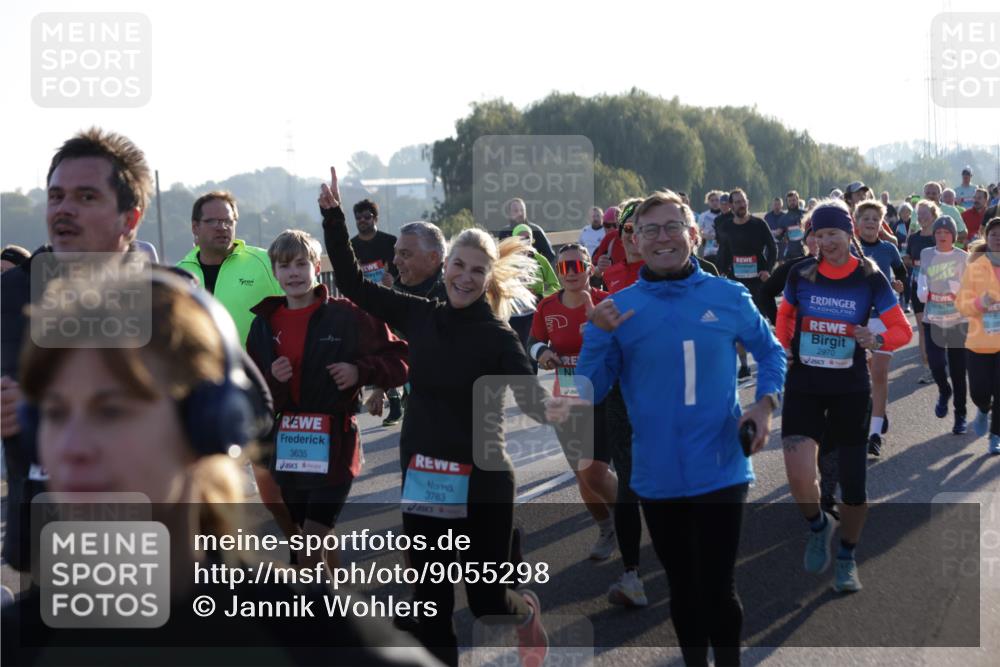03.10.2025 - Köhlbrandbrückenlauf Jannik Wohlers http://msf.ph/oto/9055298 03.10.2025 09:20:33 Position 3 3635, 3783, 2970 meine-sportfotos.de