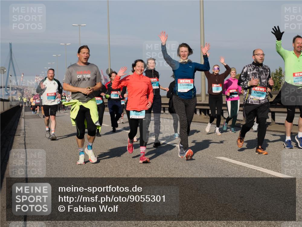 03.10.2025 - Köhlbrandbrückenlauf Fabian Wolf http://msf.ph/oto/9055301 03.10.2025 10:03:01 Position 3 2918, 3215, 2916, 1, 1669, 2917 meine-sportfotos.de