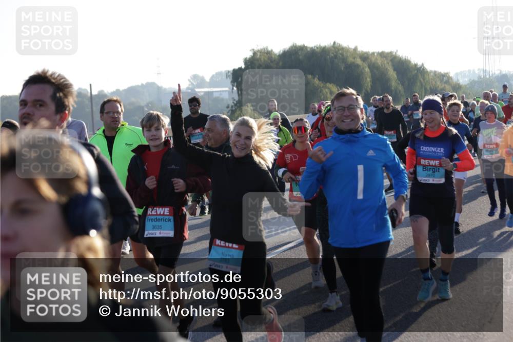 03.10.2025 - Köhlbrandbrückenlauf Jannik Wohlers http://msf.ph/oto/9055303 03.10.2025 09:20:33 Position 3 3635, 3783, 2970 meine-sportfotos.de